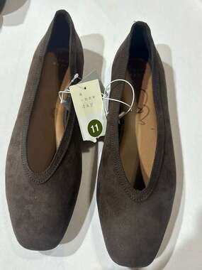 A New Day Women's Corinna Ballet Flats Brown Suede Size 11
D2-008
